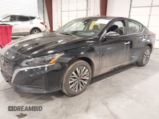 2025 Nissan Altima SV with VIN 1N4BL4DW7SN323575, listed as a IAAI auction lot 41603252 with 5,779 mi miles and . Bid and sale history available at DreamBid. Image 19.