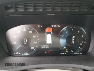 2021 Volvo XC90 Momentum z VIN YV4102CK2M1751708, wystawiony jako Copart lot #85919094 z przebiegiem 57 793 mil mil oraz Szkoda całkowita • Salvage title. Historia ofert i sprzedaży dostępna na DreamBid. Obrazek 9.