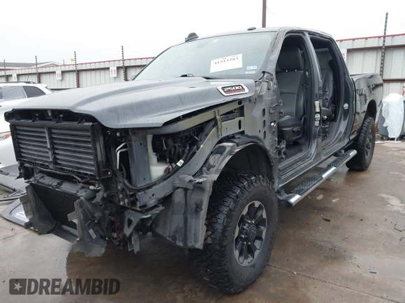 2021 Ram 2500 Tradesman with VIN 3C6UR5CL4MG697627, listed as a IAAI auction lot 41513283 with 105,628 mi miles. Bid and sale history available at carsss.com. Image 2.