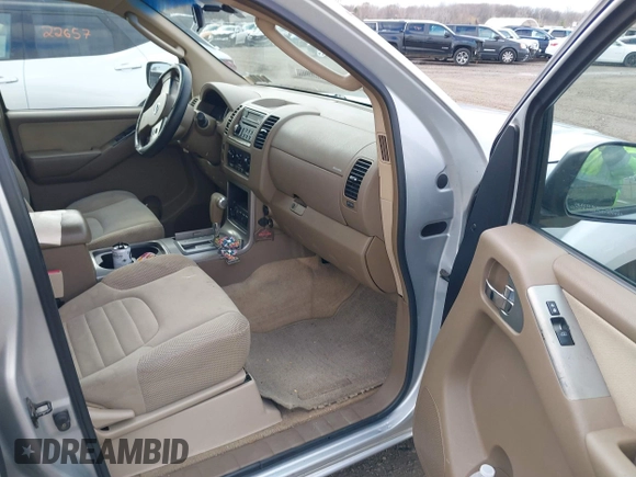 2007 Nissan Pathfinder SE z VIN 5N1AR18W77C613326, wystawiony jako IAAI lot #40773435 z przebiegiem 153 858 mil mil oraz . Historia ofert i sprzedaży dostępna na DreamBid. Obrazek 5.