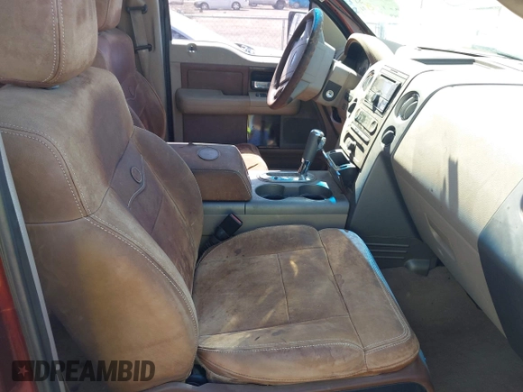 2006 Ford F-150 XLT с VIN 1FTPW14516KB52701, выставлен на аукционе IAAI как лот 42570677 с пробегом 185 149 миль миль и . История ставок и продаж доступна на DreamBid. Изображение 5.