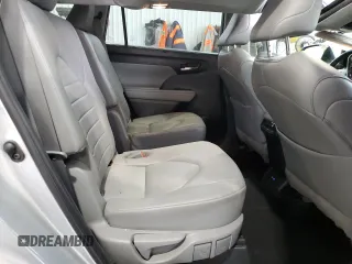 2022 Toyota Highlander XLE with VIN 5TDGZRBH4NS560801, listed as a Copart auction lot 63817915 with 64,557 mi miles and Salvage title. Bid and sale history available at DreamBid. Image 11.