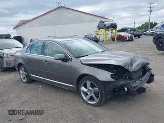 2010 Volvo S80 I6 Turbo z VIN YV1992AH1A1124555, wystawiony jako IAAI lot #42289504 z przebiegiem 100 847 mil mil oraz . Historia ofert i sprzedaży dostępna na DreamBid. Obrazek 1.