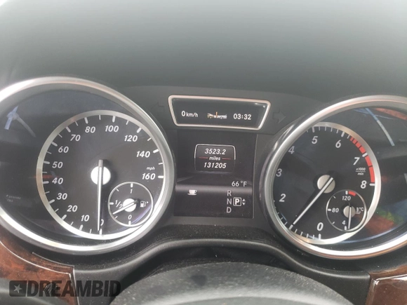 2013 Mercedes-Benz M 550 z VIN 4JGDA7DBXDA151247, wystawiony jako Copart lot #54742695 z przebiegiem 131 205 mil mil oraz Szkoda całkowita • Salvage title. Historia ofert i sprzedaży dostępna na DreamBid. Obrazek 9.
