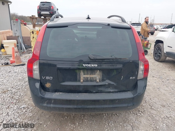 2008 Volvo V50 2.4L with VIN YV1MW382282379746, listed as a IAAI auction lot 42023404 with 182,247 mi miles. Bid and sale history available at carsss.com. Image 16.