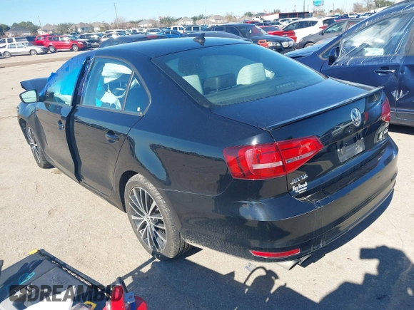 2015 Volkswagen Jetta SE z VIN 3VWD17AJ9FM415626, wystawiony jako IAAI lot #41309967 z przebiegiem 96 681 mil mil oraz . Historia ofert i sprzedaży dostępna na DreamBid. Obrazek 3.