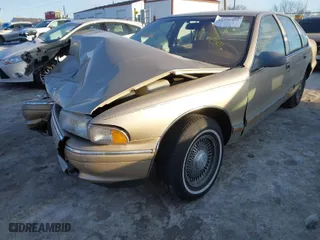 1996 Chevrolet Caprice Classic 1SA Special Value Pkg with VIN 1G1BL52W4TR143783, listed as a IAAI auction lot 41376495 with 1 mi miles. Bid and sale history available at carsss.com. Image 17.