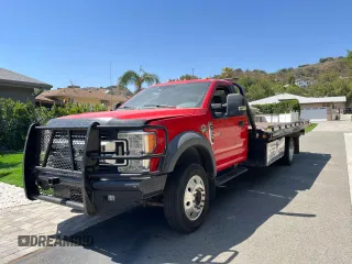 2019 Ford F-550 XL z VIN 1FDUF5GTXKED16424, wystawiony jako Copart lot #58211125 z przebiegiem 200 684 mil mil oraz Szkody całkowita. Historia ofert i sprzedaży dostępna na DreamBid. Obrazek 2.