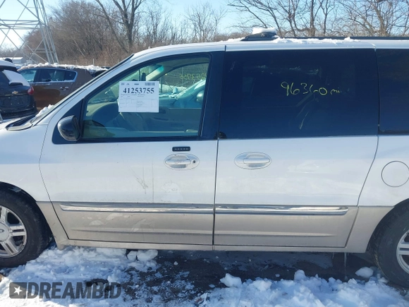 2003 Ford Windstar z VIN 2FMZA56413BA44339, wystawiony jako IAAI lot #41253755 z przebiegiem 98 000 mil mil oraz . Historia ofert i sprzedaży dostępna na DreamBid. Obrazek 14.