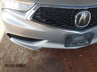 2018 Acura TLX with VIN 19UUB1F33JA008710, listed as a IAAI auction lot 41772704 with 111,533 mi miles and . Bid and sale history available at DreamBid. Image 6.