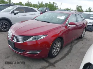 2015 Lincoln MKZ z VIN 3LN6L2GK3FR622116, wystawiony jako IAAI lot #42308692 z przebiegiem 126 047 mil mil oraz . Historia ofert i sprzedaży dostępna na DreamBid. Obrazek 2.