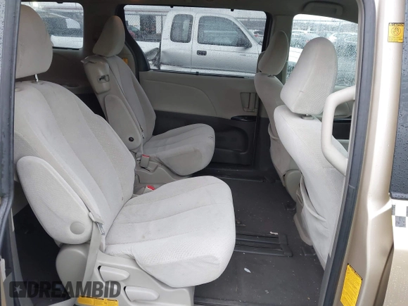 2011 Toyota Sienna LE AAS with VIN 5TDKK3DCXBS096325, listed as a IAAI auction lot 40997772 with 192,742 mi miles. Bid and sale history available at carsss.com. Image 8.