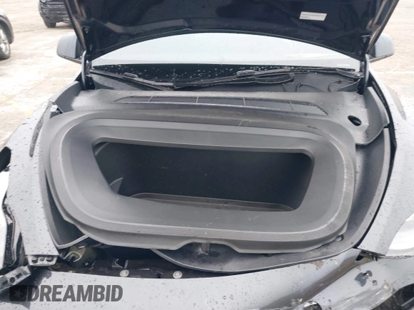 2024 Tesla Model Y with VIN 7SAYGDED8RF213927, listed as a IAAI auction lot 41386687 with 3,599 mi miles and . Bid and sale history available at DreamBid. Image 10.