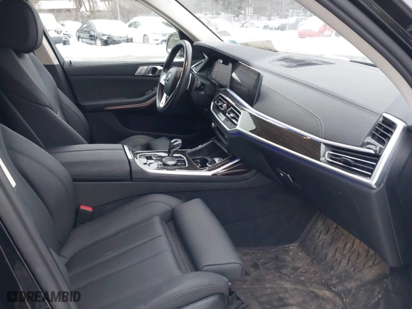 2021 BMW X7 xDrive40i with VIN 5UXCW2C04M9G14524, listed as a IAAI auction lot 41440163 with 49,046 mi miles. Bid and sale history available at carsss.com. Image 5.