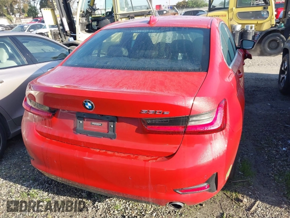 2021 BMW 3 Series 330e with VIN 3MW5P7J08M8B74884, listed as a IAAI auction lot 41587760 with 36,601 mi miles. Bid and sale history available at carsss.com. Image 17.