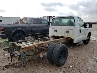 2004 Ford F-350 with VIN 1FDWF36P44EC05243, listed as a Copart auction lot 37153244 with 221,116 mi miles and Salvage title. Bid and sale history available at DreamBid. Image 3.