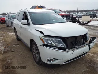 2016 Nissan Pathfinder Platinum with VIN 5N1AR2MM8GC602572, listed as a IAAI auction lot 41619319 with 81,569 mi miles. Bid and sale history available at carsss.com. Image 1.