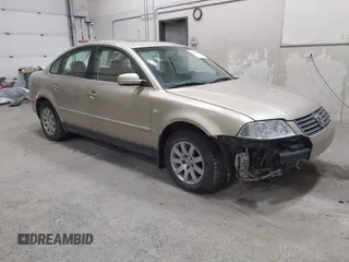 2002 Volkswagen Passat GLS z VIN WVWPD63B32P116239, wystawiony jako IAAI lot #42380892 z przebiegiem 133 522 mil mil oraz . Historia ofert i sprzedaży dostępna na DreamBid. Obrazek 1.