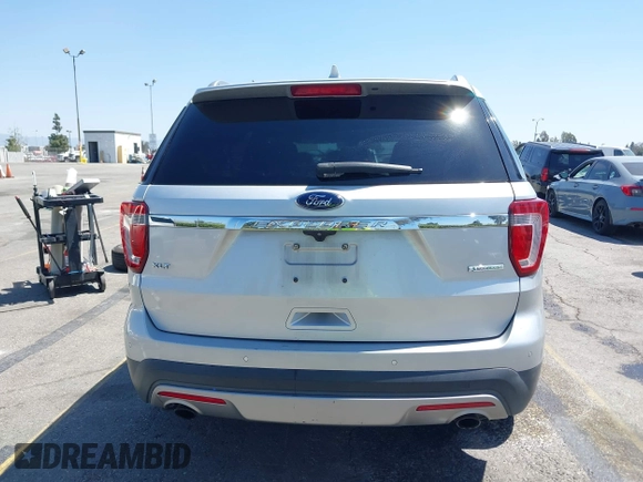 2017 Ford Explorer XLT with VIN 1FM5K7DH7HGD64293, listed as a IAAI auction lot 42001225 with 58,238 mi miles and . Bid and sale history available at carsss.com. Image 17.