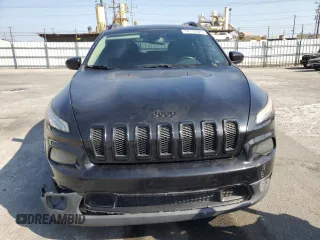 2016 Jeep Cherokee Altitude with VIN 1C4PJLCB1GW110282, listed as a Copart auction lot 54110325 with 137,978 mi miles and Clean title. Bid and sale history available at DreamBid. Image 5.
