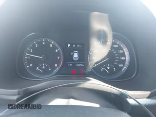 2021 Hyundai Kona SE z VIN KM8K1CAA3MU674975, wystawiony jako IAAI lot #42043579 z przebiegiem 52 240 mil mil oraz . Historia ofert i sprzedaży dostępna na DreamBid. Obrazek 7.