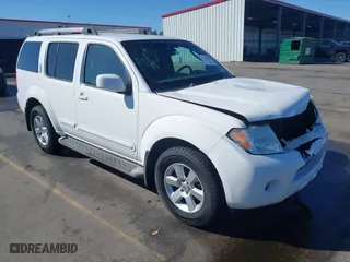 2012 Nissan Pathfinder SV with VIN 5N1AR1NN7CC638183, listed as a IAAI auction lot 41748290 with 164,610 mi miles. Bid and sale history available at carsss.com. Image 1.
