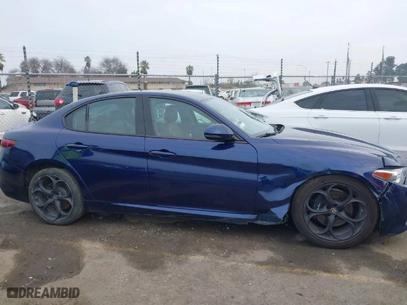 2018 Alfa Romeo Giulia Ti with VIN ZARFAECN7J7595990, listed as a IAAI auction lot 41454897 with 85,239 mi miles. Bid and sale history available at carsss.com. Image 14.