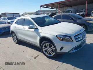 2015 Mercedes-Benz GLA 250 z VIN WDCTG4EB7FJ140389, wystawiony jako IAAI lot #40752551 z przebiegiem 49 294 mil mil oraz . Historia ofert i sprzedaży dostępna na DreamBid. Obrazek 1.