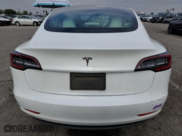 2019 Tesla Model 3 Mid Range z VIN 5YJ3E1EAXKF429382, wystawiony jako Copart lot #56172625 z przebiegiem Nie podano mil oraz Szkoda całkowita • Salvage title. Historia ofert i sprzedaży dostępna na DreamBid. Obrazek 6.