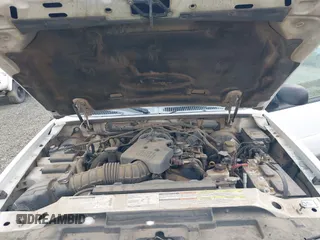 2001 Ford Explorer Sport z VIN 1FMYU70E61UB35324, wystawiony jako IAAI lot #41980557 z przebiegiem 160 020 mil mil oraz . Historia ofert i sprzedaży dostępna na DreamBid. Obrazek 10.