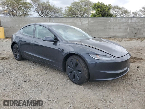 2025 Tesla Model 3 Long Range z VIN 5YJ3E1EA9SF892355, wystawiony jako Copart lot #52565545 z przebiegiem 12 825 mil mil oraz Szkoda całkowita • Salvage title. Historia ofert i sprzedaży dostępna na DreamBid. Obrazek 4.