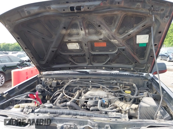 2000 Nissan Frontier XE z VIN 1N6ED27Y3YC413619, wystawiony jako IAAI lot #42468394 z przebiegiem 272 116 mil mil oraz . Historia ofert i sprzedaży dostępna na DreamBid. Obrazek 10.