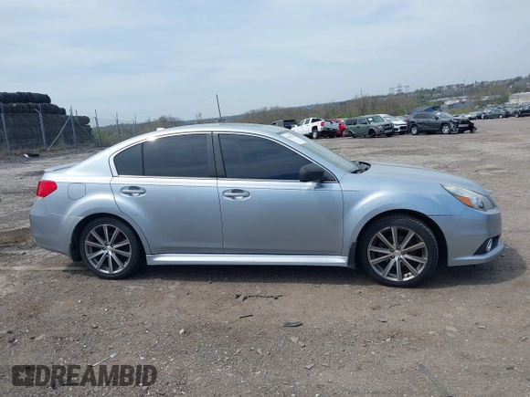 2014 Subaru Legacy Special Sports z VIN 4S3BMBJ60E3012828, wystawiony jako IAAI lot #42070536 z przebiegiem 163 808 mil mil oraz . Historia ofert i sprzedaży dostępna na DreamBid. Obrazek 13.