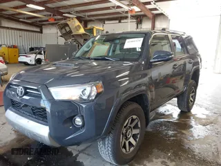 2024 Toyota 4Runner TRD Off Road with VIN JTERU5JRXR6253290, listed as a IAAI auction lot 42401529 with 17,136 mi miles and . Bid and sale history available at DreamBid. Image 17.