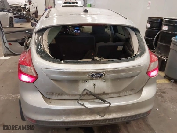 2013 Ford Focus SE with VIN 1FADP3K23DL184955, listed as a IAAI auction lot 41578184 with 183,846 mi miles. Bid and sale history available at carsss.com. Image 6.