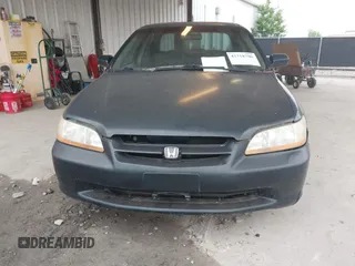 1998 Honda Accord LX z VIN 1HGCG5642WA125540, wystawiony jako IAAI lot #42218700 z przebiegiem Nie podano mil oraz . Historia ofert i sprzedaży dostępna na DreamBid. Obrazek 6.