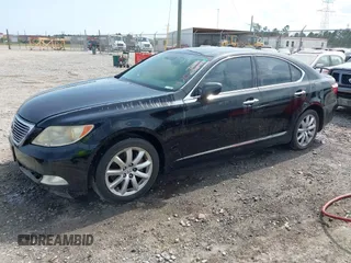 2007 Lexus LS 460 with VIN JTHBL46F475037342, listed as a IAAI auction lot 42027382 with 262,434 mi miles. Bid and sale history available at carsss.com. Image 18.
