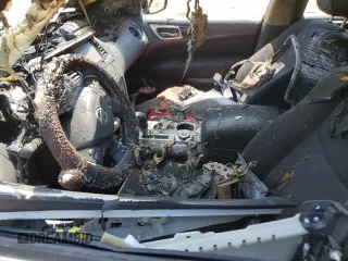2014 Nissan Pathfinder SL with VIN 5N1AR2MM0EC700931, listed as a Copart auction lot 55628675 with Not provided miles and Salvage title. Bid and sale history available at DreamBid. Image 7.