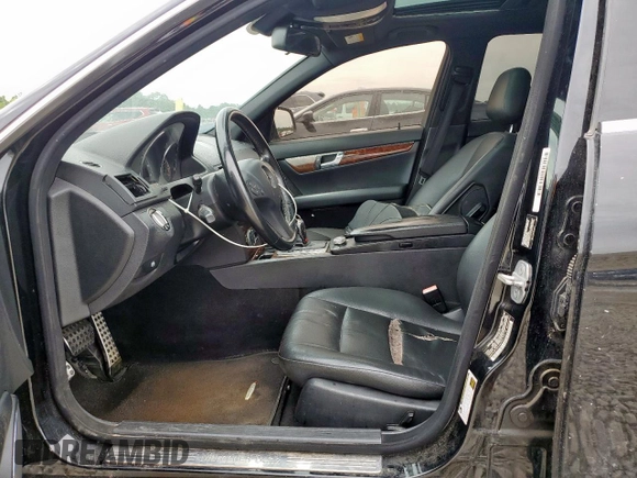 2009 Mercedes-Benz C 300 Sport z VIN WDDGF54X69R072918, wystawiony jako Copart lot #60755415 z przebiegiem 232 308 mil mil oraz Czysty tytuł • Clean title. Historia ofert i sprzedaży dostępna na DreamBid. Obrazek 7.