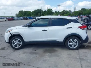 2019 Nissan Kicks SV with VIN 3N1CP5CUXKL518775, listed as a IAAI auction lot 41935426 with 37,822 mi miles. Bid and sale history available at carsss.com. Image 15.