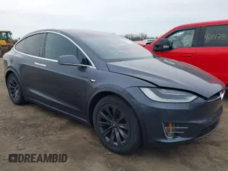 2019 Tesla Model X 75D with VIN 5YJXCDE24KF152150, listed as a IAAI auction lot 42015311 with 1 mi miles. Bid and sale history available at carsss.com. Image 1.