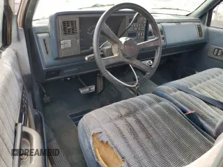 1991 Chevrolet Silverado 2500 z VIN 2GCFK29K9M1128980, wystawiony jako Copart lot #59766095 z przebiegiem 249 498 mil mil oraz Czysty tytuł • Clean title. Historia ofert i sprzedaży dostępna na DreamBid. Obrazek 8.