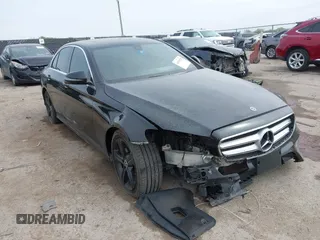 2019 Mercedes-Benz E 300 z VIN WDDZF4JB9KA547672, wystawiony jako IAAI lot #41936530 z przebiegiem 67 332 mil mil oraz . Historia ofert i sprzedaży dostępna na DreamBid. Obrazek 1.