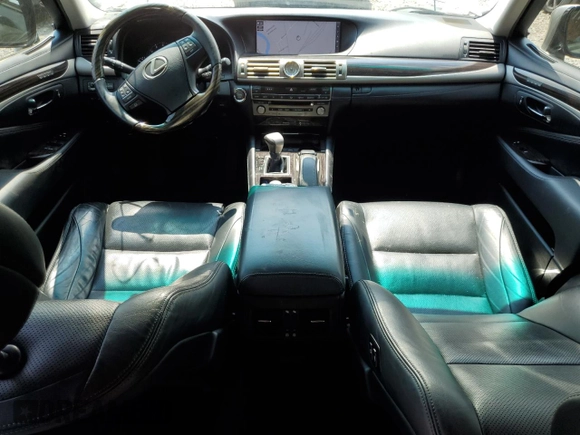 2017 Lexus LS 460 с VIN JTHCL5EFXH5028383, выставлен на аукционе Copart как лот 63322254 с пробегом 83 128 миль миль и Списание • Salvage title. История ставок и продаж доступна на DreamBid. Изображение 8.