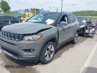2019 Jeep Compass Limited z VIN 3C4NJDCB3KT734161, wystawiony jako IAAI lot #42114380 z przebiegiem 131 426 mil mil oraz . Historia ofert i sprzedaży dostępna na DreamBid. Obrazek 19.