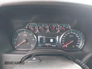 2018 Chevrolet Suburban Premier z VIN 1GNSKJKC3JR189621, wystawiony jako IAAI lot #41925416 z przebiegiem 150 775 mil mil oraz . Historia ofert i sprzedaży dostępna na DreamBid. Obrazek 7.