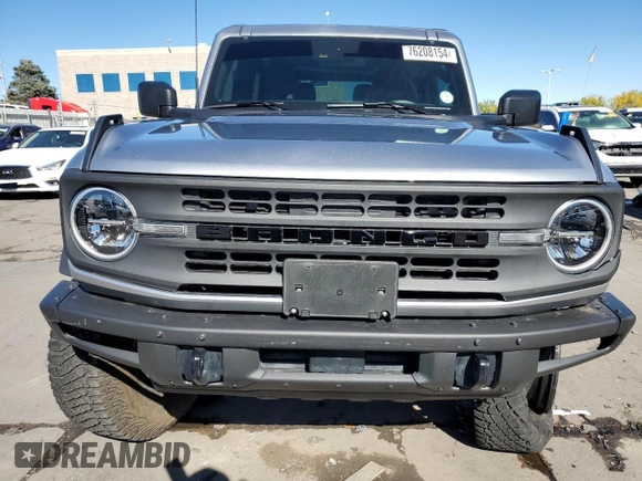 2023 Ford Bronco z VIN 1FMDE5CP7PLB26062, wystawiony jako Copart lot #76208154 z przebiegiem 17 688 mil mil oraz Szkoda całkowita • Salvage title. Historia ofert i sprzedaży dostępna na DreamBid. Obrazek 5.