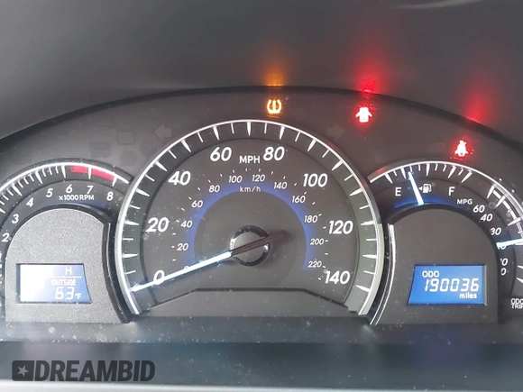 2014 Toyota Camry SE with VIN 4T1BK1FK7EU540975, listed as a IAAI auction lot 41673926 with 190,036 mi miles. Bid and sale history available at carsss.com. Image 7.