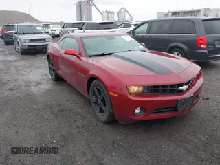 2010 Chevrolet Camaro 1LT z VIN 2G1FB1EV2A9189426, wystawiony jako IAAI lot #42406236 z przebiegiem 124 077 mil mil oraz . Historia ofert i sprzedaży dostępna na DreamBid. Obrazek 1.