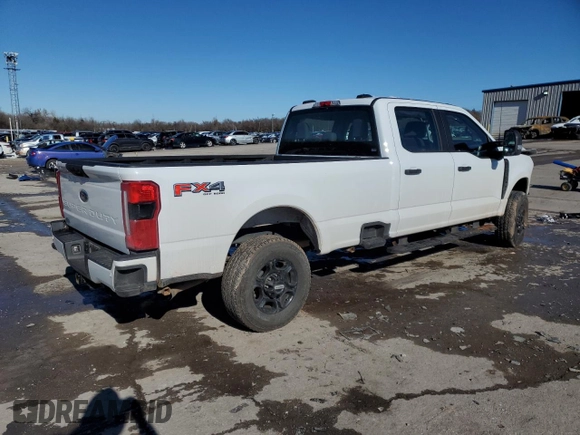 2024 Ford Super Duty F-250 SRW XL with VIN 1FT8W2BA6RED50333, listed as a Copart auction lot 88048865 with 19,521 mi miles and Salvage Title. Bid and sale history available at carsss.com. Image 3.
